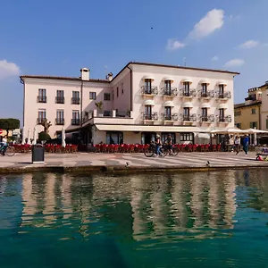 3* Hotel La Vista Postcard